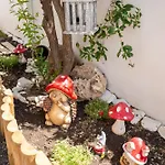 Little Garden Apartment *