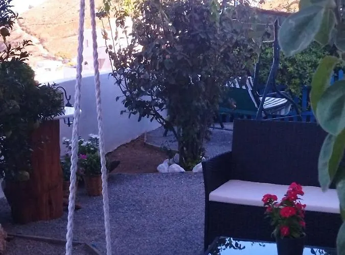 Little Garden Pera Gyalos